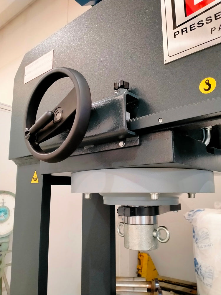 Hydraulisk verkstadspress med monolitisk struktur – PFC