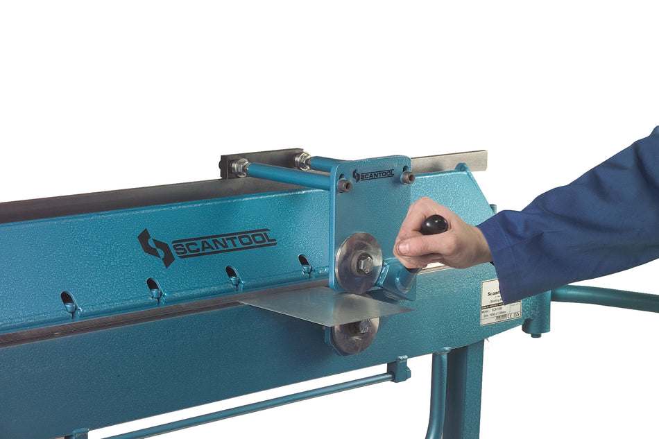 Manual folding machine
SCA 1050